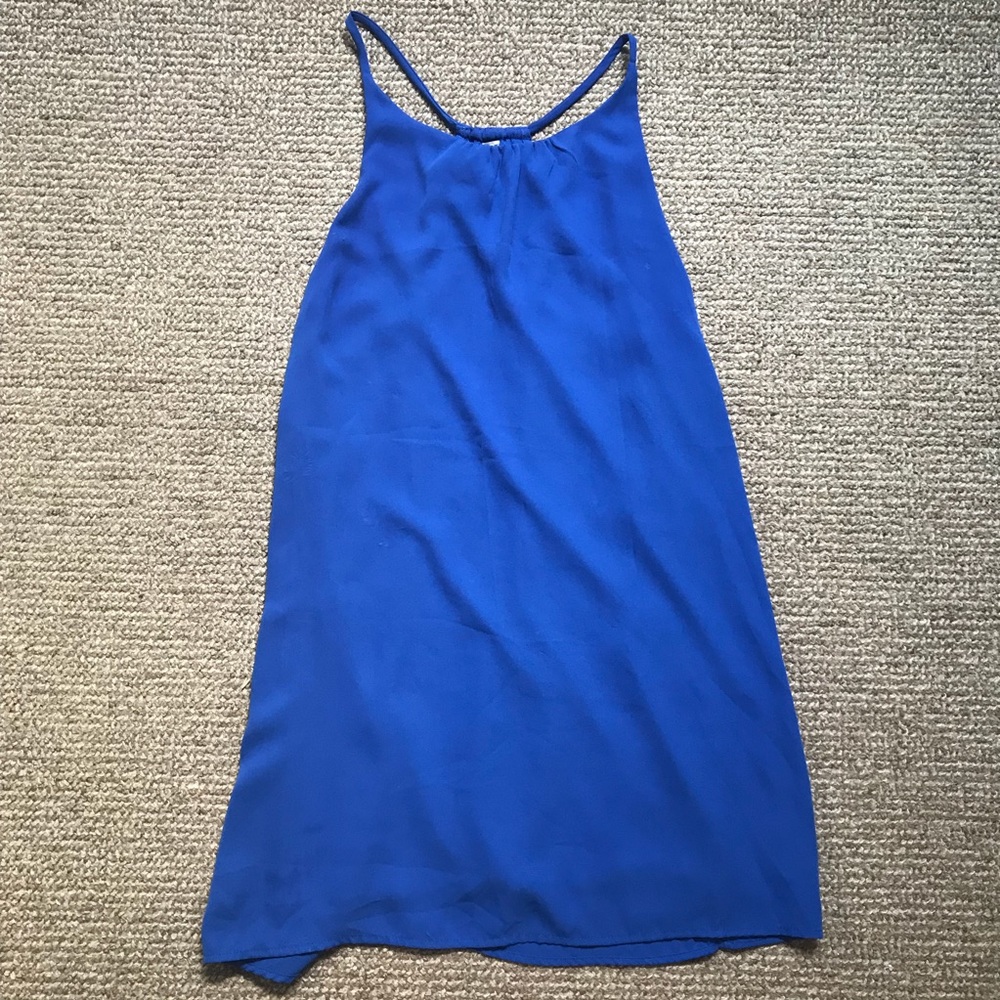 Short blue dress